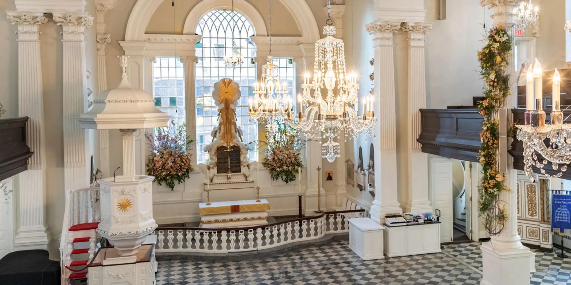 View of the Chancel, nave, and balcony of St. Paul's Chapel